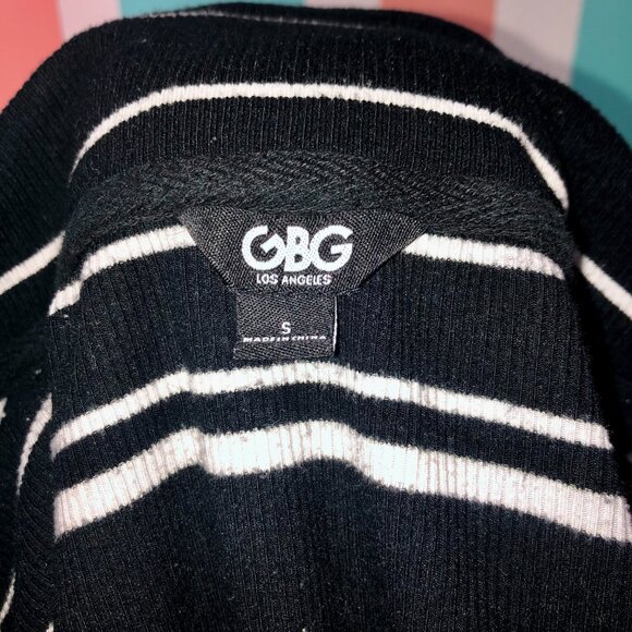 GUESS Black and White Striped Zip-Up Fitted Top - Picture 7 of 7